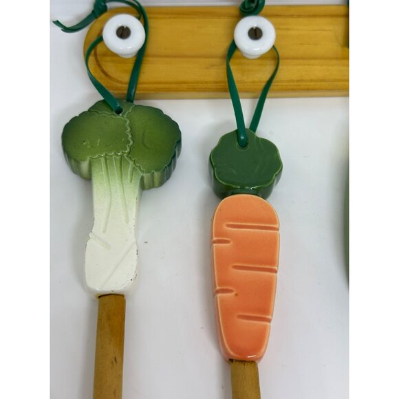VTG Wooden Kitchen Utensil Set with Vegetable Handles – 4-Piece, 17" Kitchenware - Picture 4 of 7